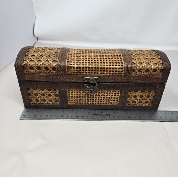 Wooden & Wicker Rectangle Box With Front Latch & Hinge Back Light & Dark Browns - Picture 12 of 14
